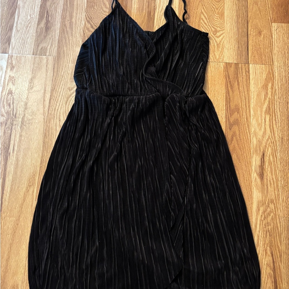 Boohoo Black Pleated Midi Dress